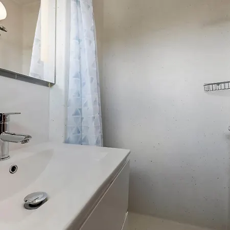 Casa de Férias Nyrenoveret Traeferiehus Taet Ved Limfjorden Sj484 *